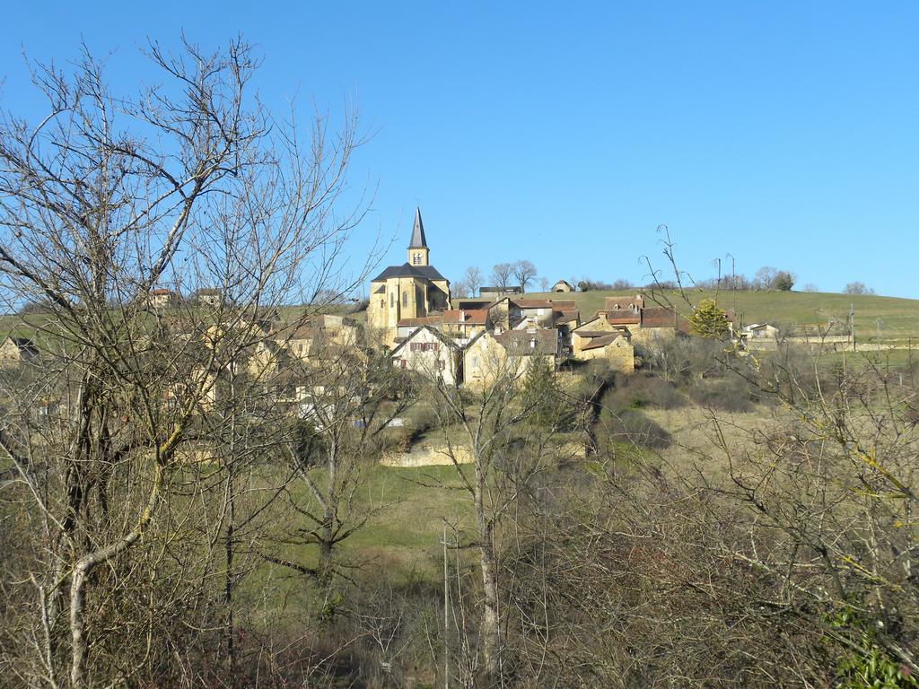 Hotel La Bastie D'Urfe Naussac  Exterior photo