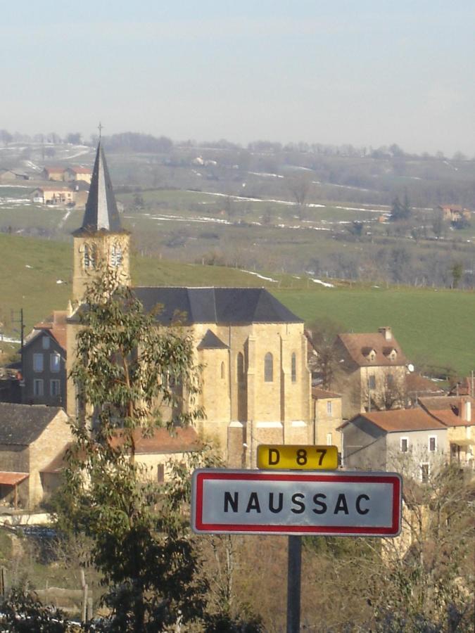 Hotel La Bastie D'Urfe Naussac  Exterior photo